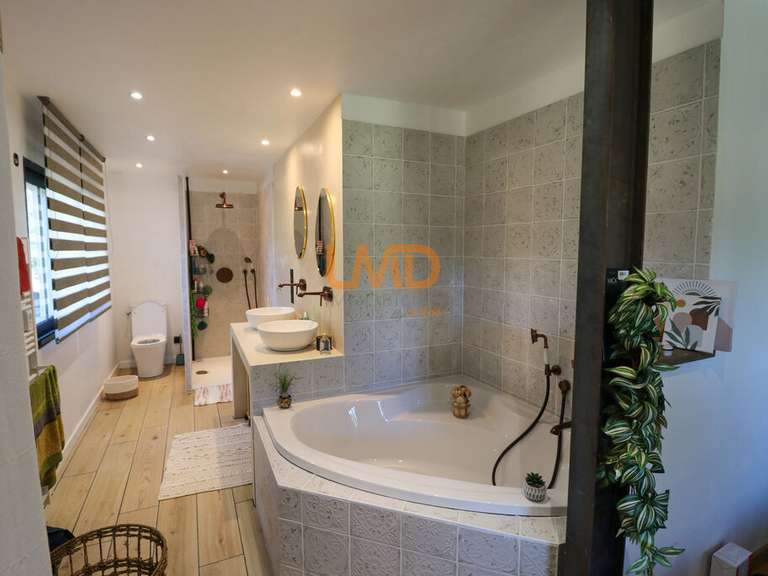 Maison Nîmes - 4 chambres - 163m²