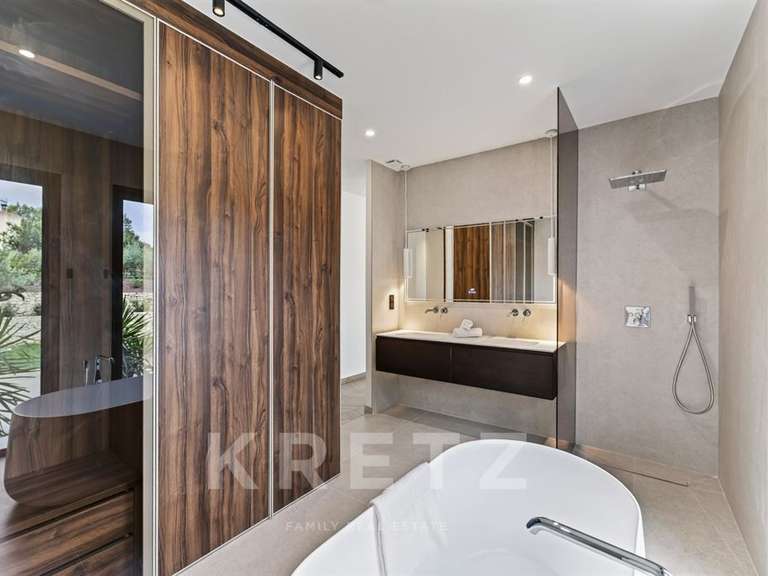 Maison Nîmes - 4 chambres - 240m²