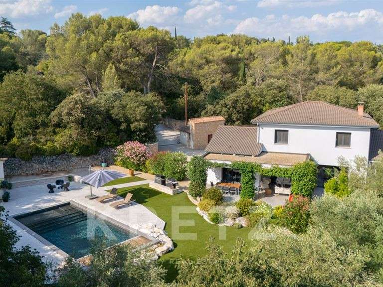 Maison Nîmes - 5 chambres - 185m²