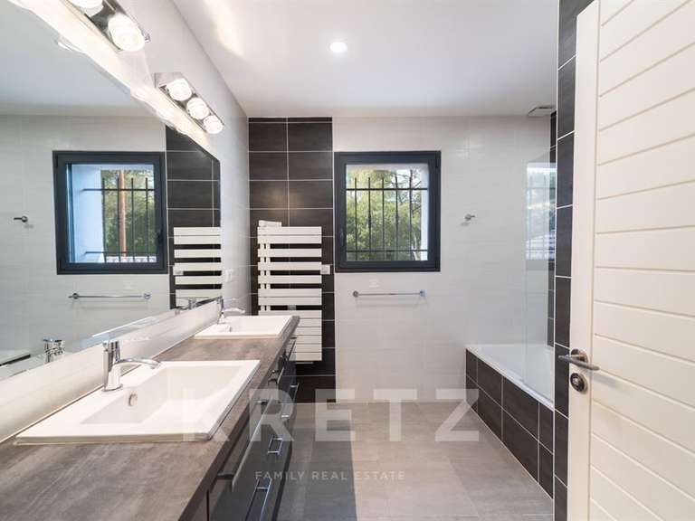 Maison Nîmes - 5 chambres - 185m²