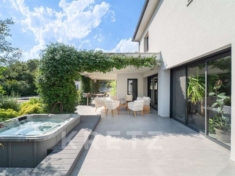 Maison Nîmes - 5 chambres - 185m²