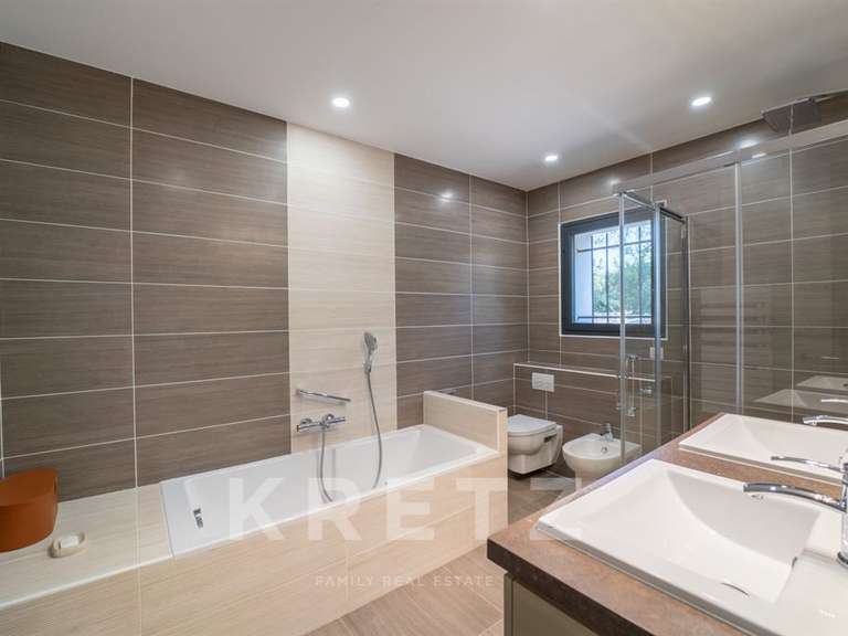 Maison Nîmes - 5 chambres - 185m²