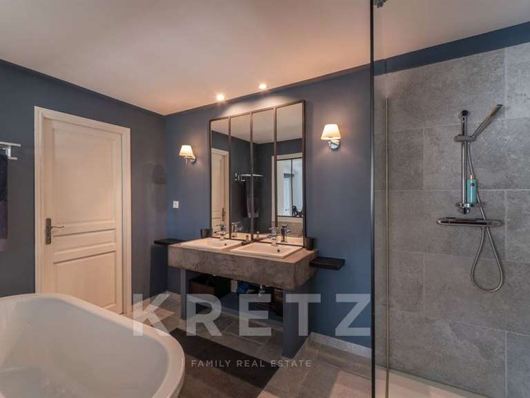 Maison Nîmes - 7 chambres - 530m²