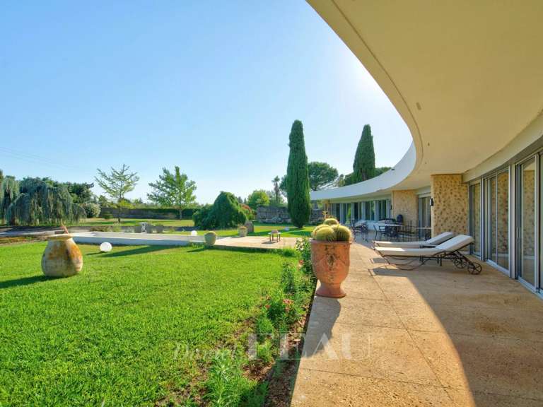 Maison Nîmes - 3 chambres - 258m²