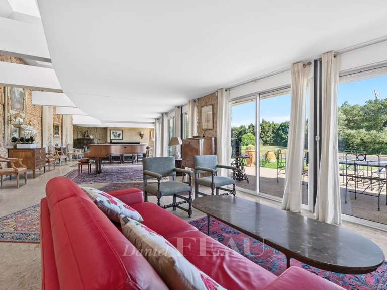 Maison Nîmes - 3 chambres - 258m²