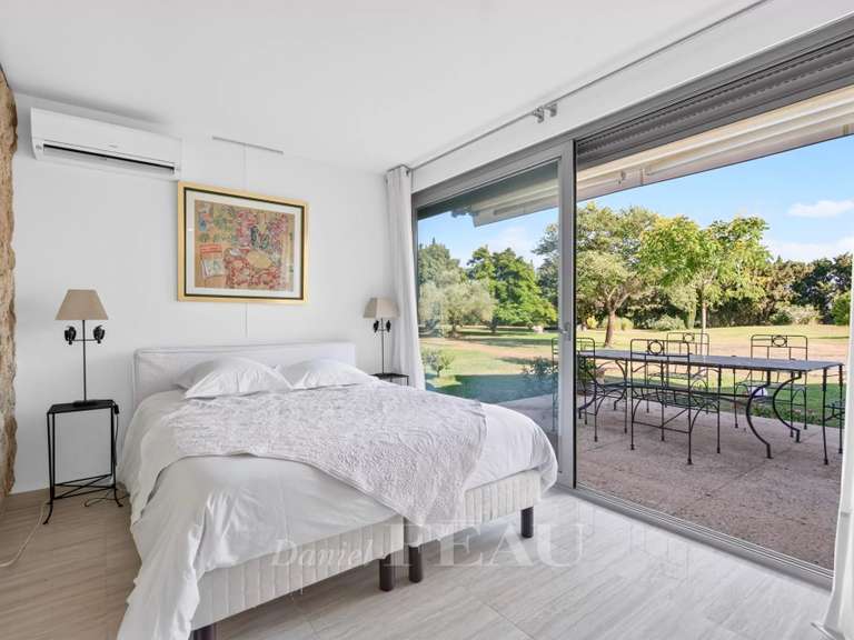 Maison Nîmes - 3 chambres - 258m²