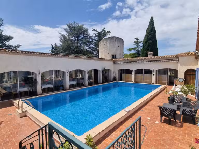 Maison Nîmes - 15 chambres - 570m²