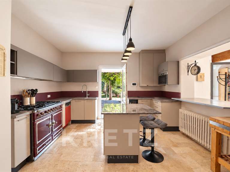 Maison Nîmes - 6 chambres - 278m²