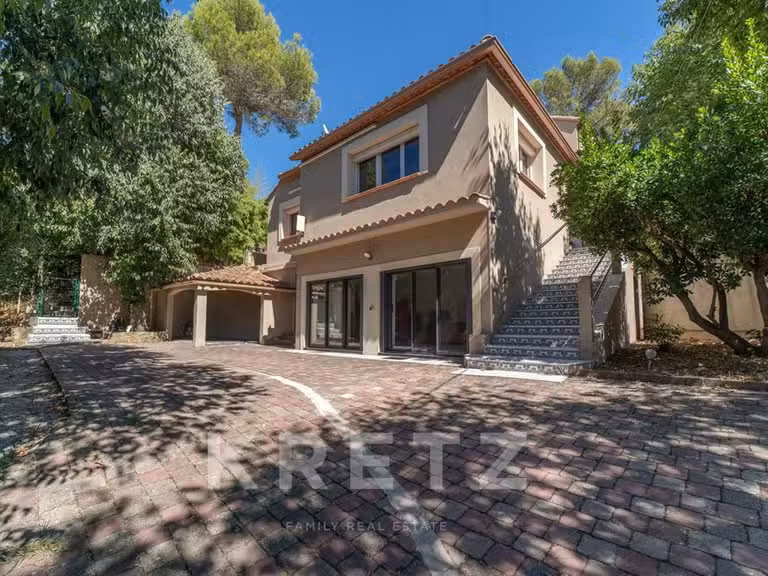 Maison Nîmes - 6 chambres - 278m²
