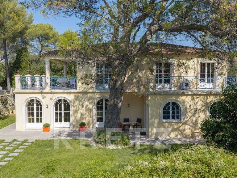 Maison Nîmes - 3 chambres - 200m²