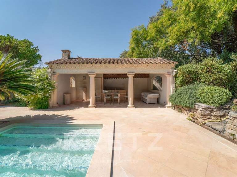 Maison Nîmes - 3 chambres - 200m²