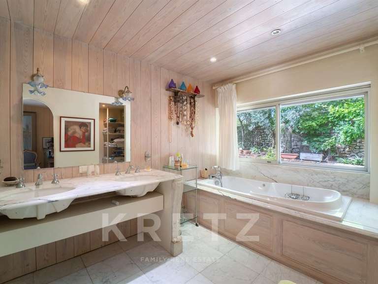Maison Nîmes - 7 chambres - 494m²