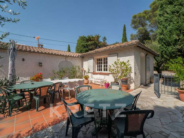 Maison Nîmes - 7 chambres - 494m²