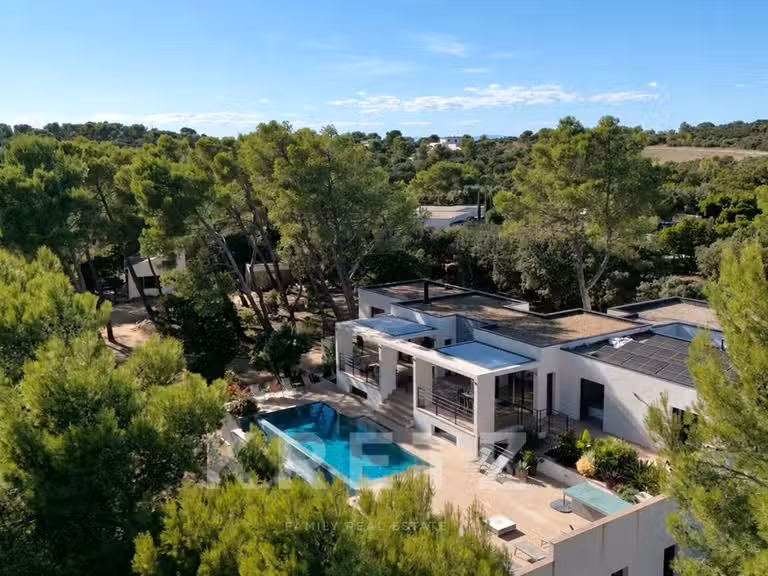 Maison Nîmes - 6 chambres - 400m²