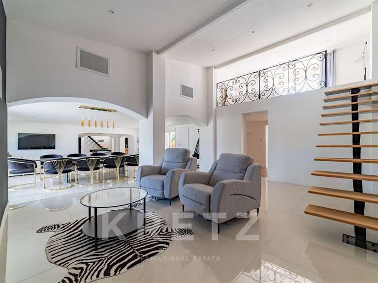 Maison Nîmes - 6 chambres - 402m²