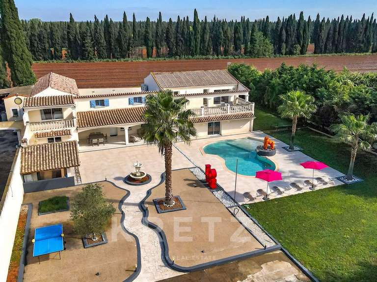 Maison Nîmes - 6 chambres - 402m²