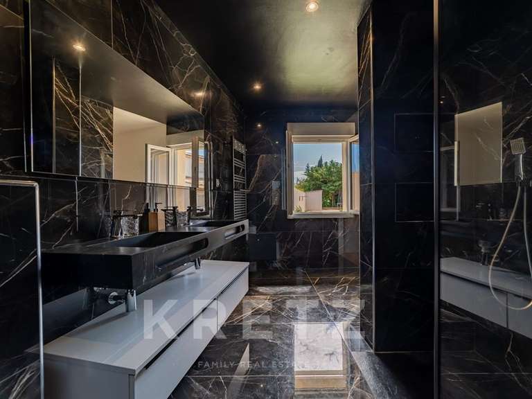 Maison Nîmes - 6 chambres - 402m²