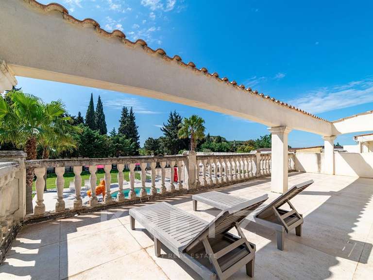 Maison Nîmes - 6 chambres - 402m²