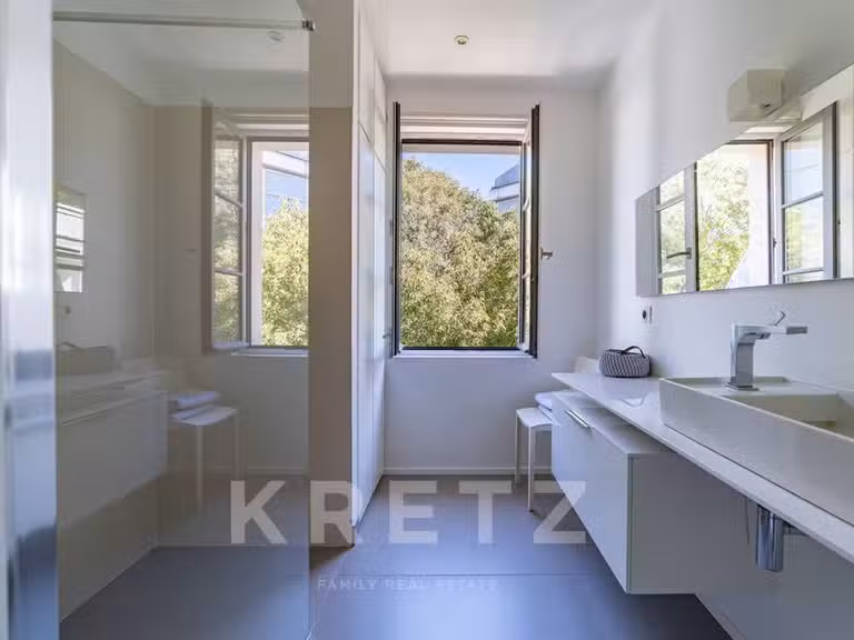 Maison Nîmes - 6 chambres - 330m²