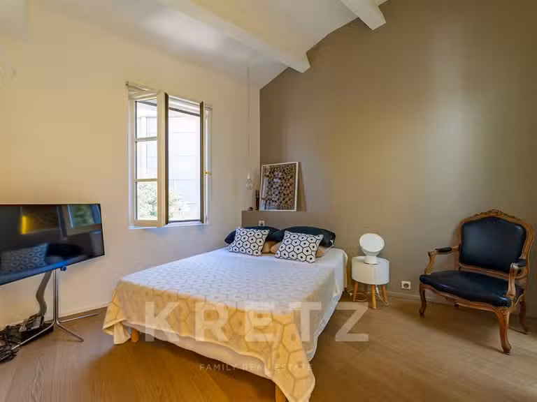 Maison Nîmes - 6 chambres - 330m²