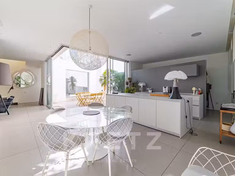 Maison Nîmes - 6 chambres - 330m²