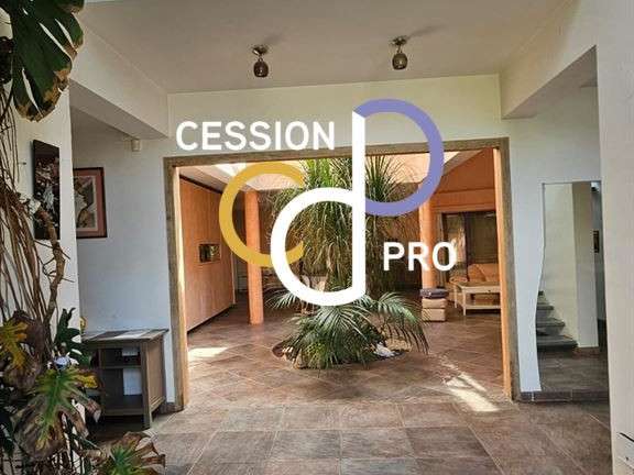Property Nîmes - 4000m²