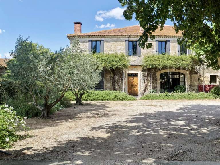 Propriété Nîmes - 10 chambres - 1583m²