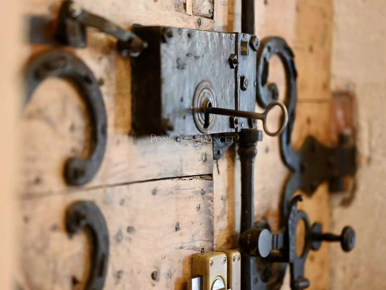 Propriété Nîmes - 10 chambres - 1583m²