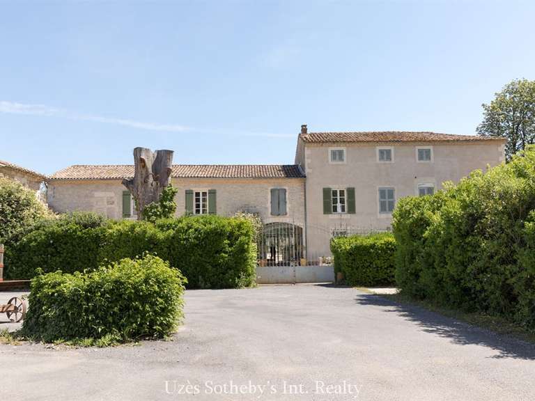 Property Nîmes - 13 bedrooms - 3000m²