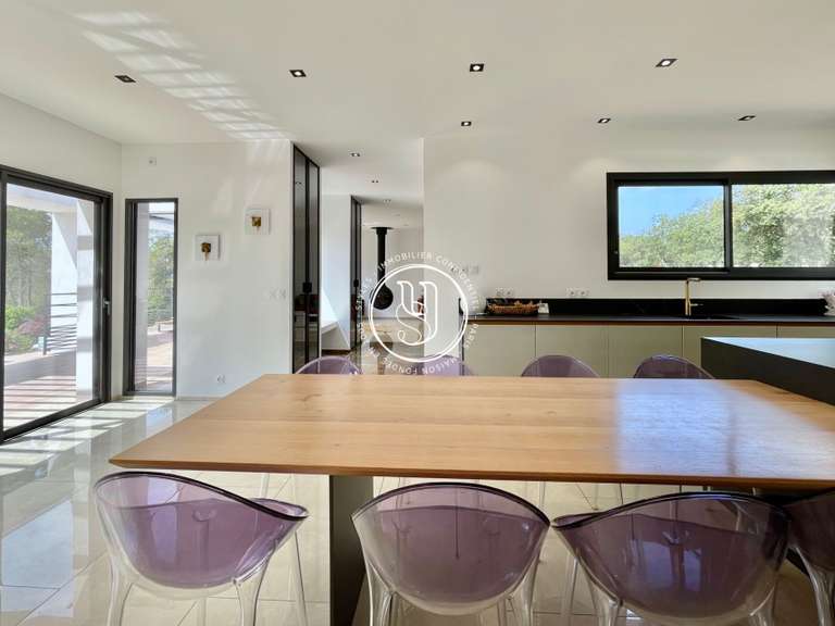 Villa Nîmes - 7 chambres - 290m²