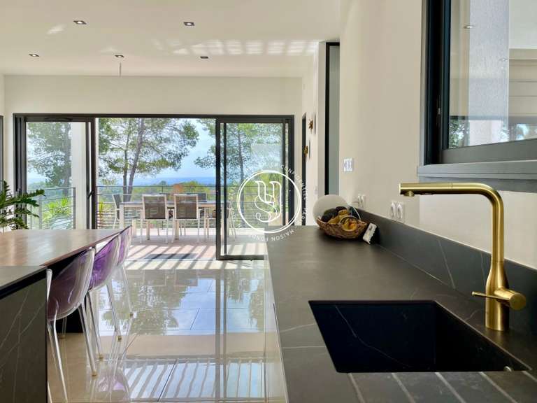 Villa Nîmes - 7 chambres - 290m²