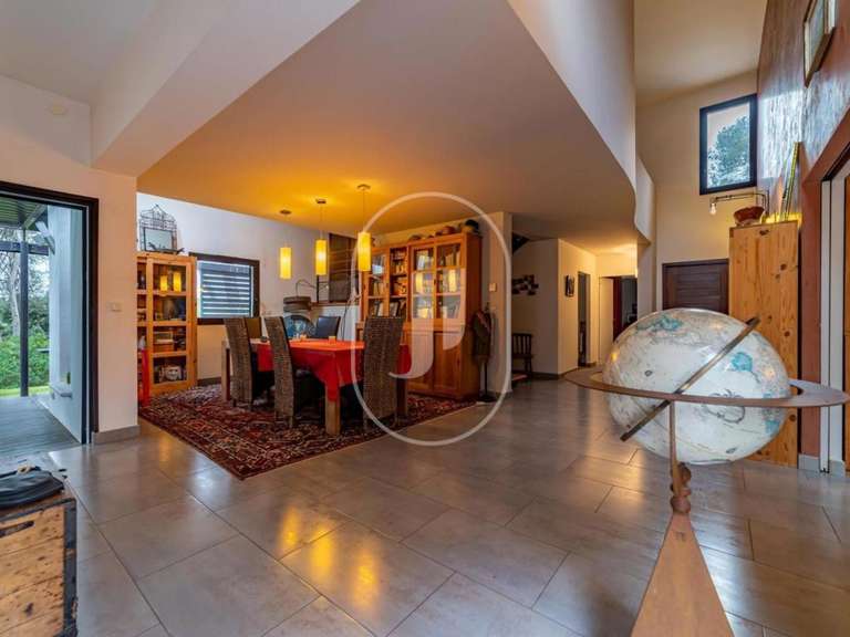 Villa Nîmes - 4 chambres - 200m²