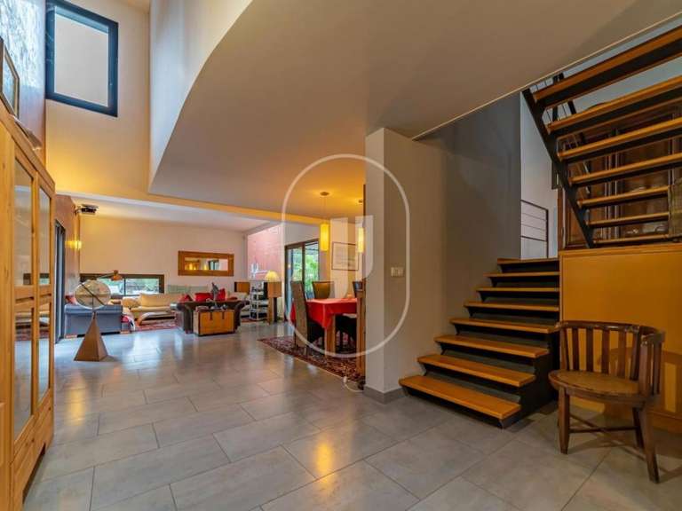 Villa Nîmes - 4 chambres - 200m²