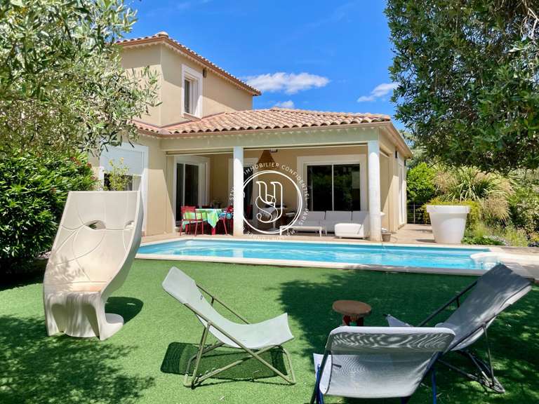 Villa Nîmes - 3 bedrooms - 143m²
