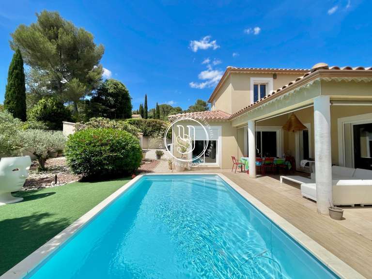 Villa Nîmes - 3 bedrooms - 143m²