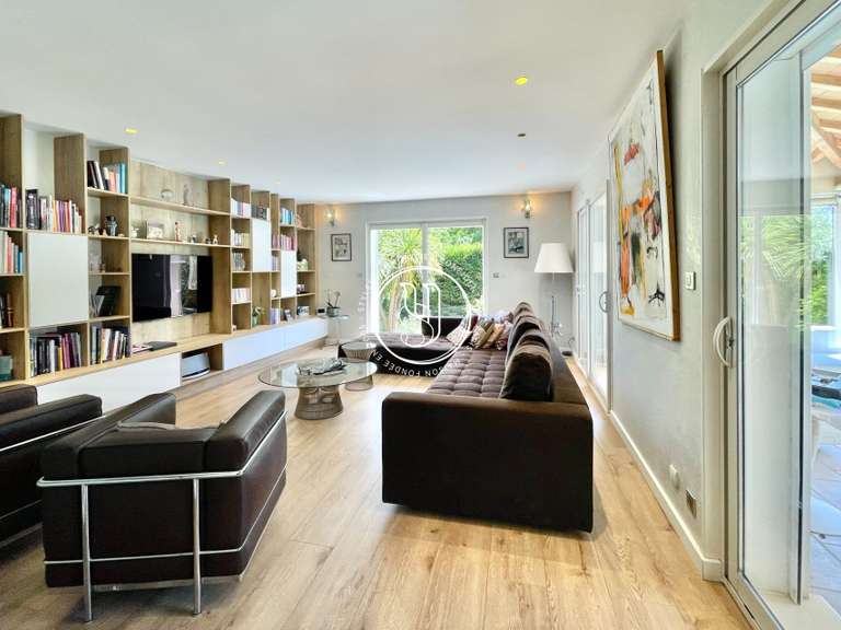 Villa Nîmes - 3 bedrooms - 143m²