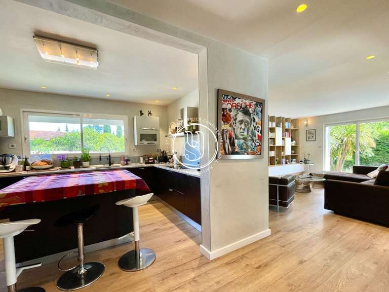 Villa Nîmes - 3 bedrooms - 143m²