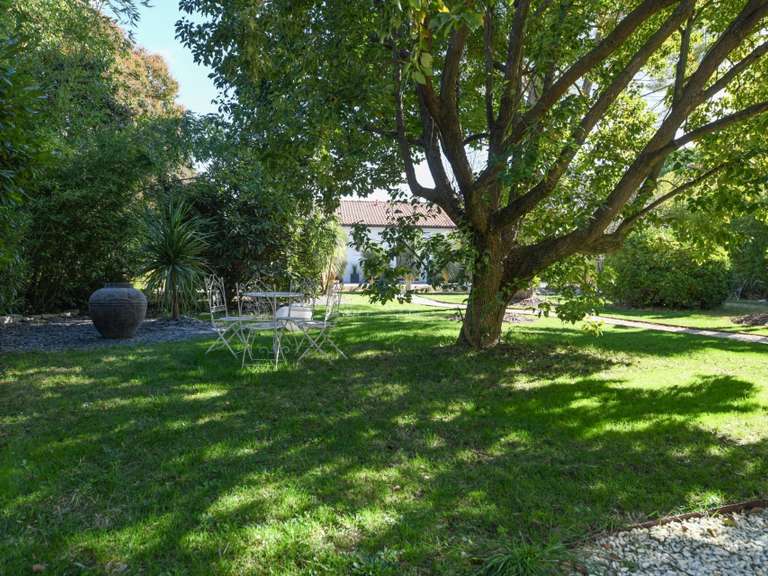 Villa Nîmes - 2 chambres - 221m²