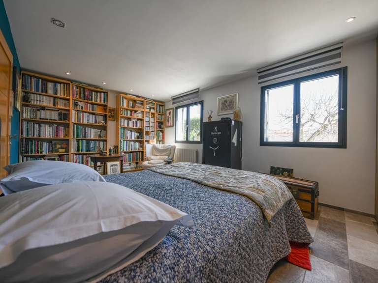 Villa Nîmes - 2 chambres - 221m²