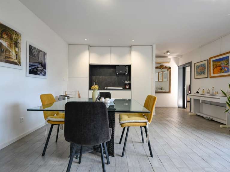 Villa Nîmes - 2 chambres - 221m²