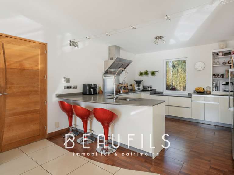 Villa Nîmes - 5 bedrooms - 231m²