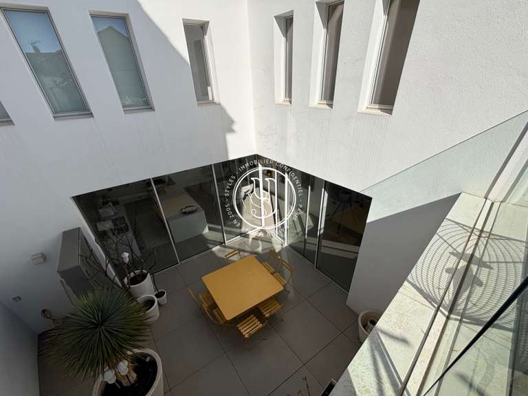 Villa Nîmes - 6 bedrooms - 302m²