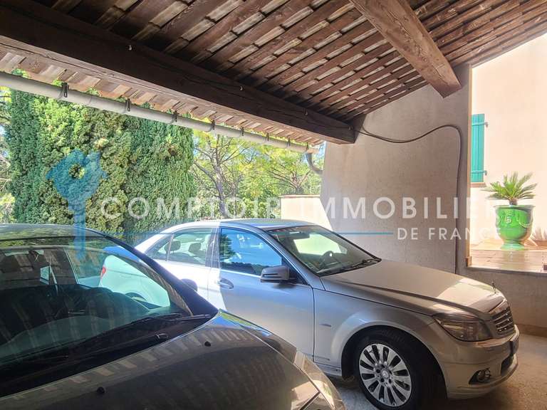 Villa Nîmes - 5 chambres - 261m²