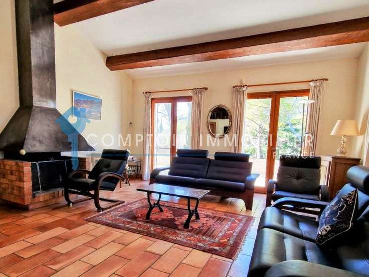 Villa Nîmes - 5 chambres - 261m²