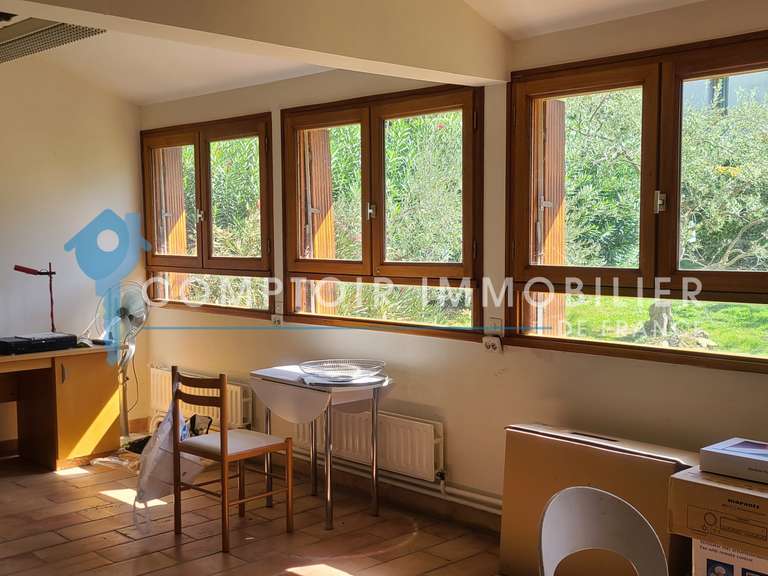 Villa Nîmes - 5 chambres - 261m²