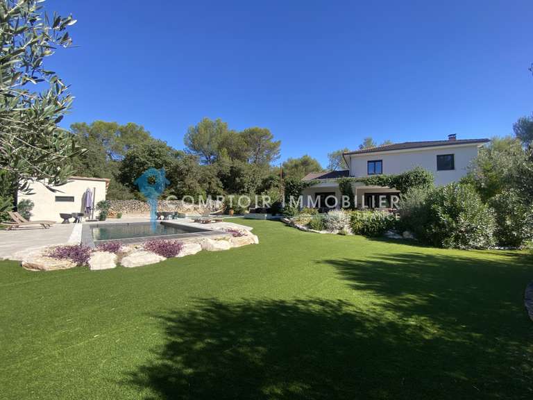 Villa Nîmes - 5 chambres - 200m²