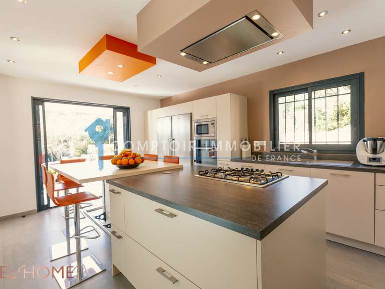 Villa Nîmes - 5 chambres - 200m²