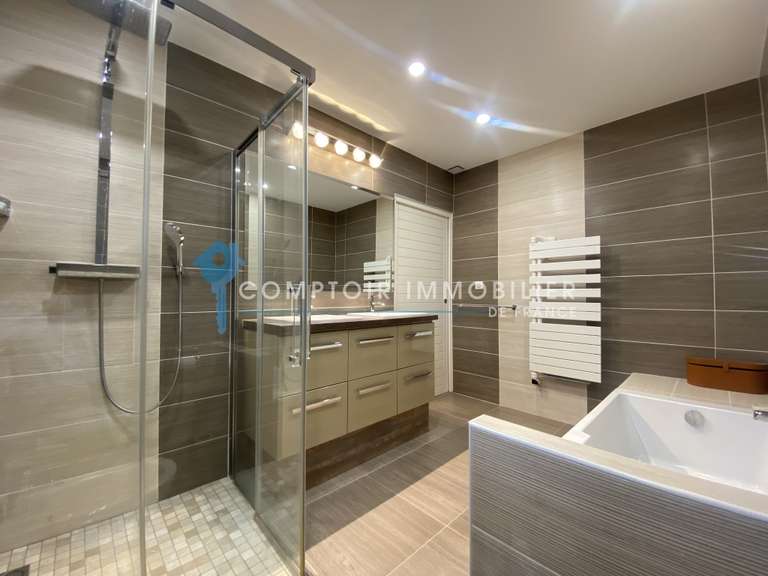 Villa Nîmes - 5 chambres - 200m²