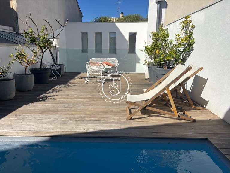 Villa Nîmes - 6 chambres - 302m²