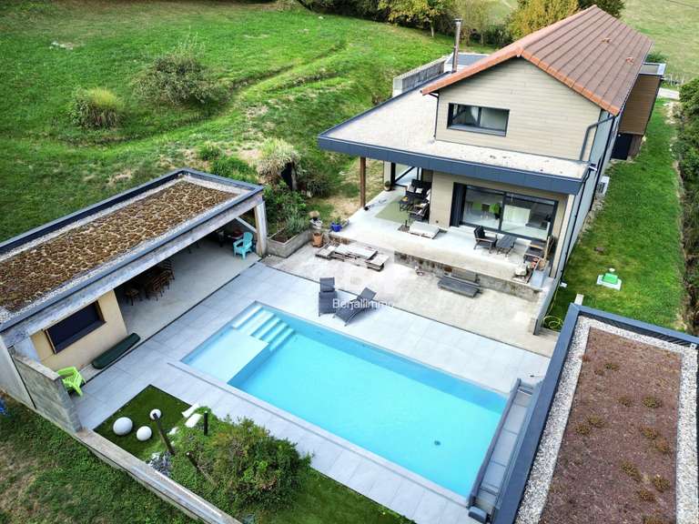 Villa Nivolas-Vermelle - 3 chambres - 191m²